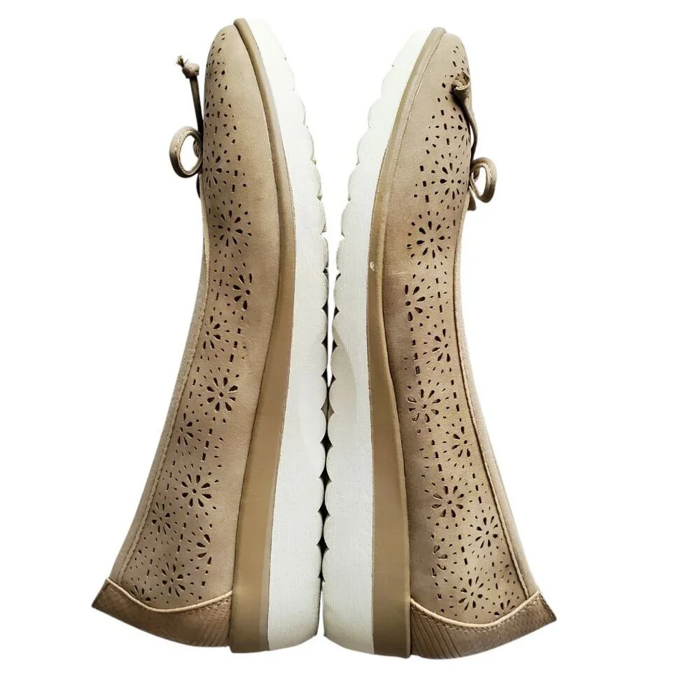 White Mountain Ballet Flats Rubber Platform Sole Tan Perforated Sporty Flats 7.5 - Picture 8 of 13